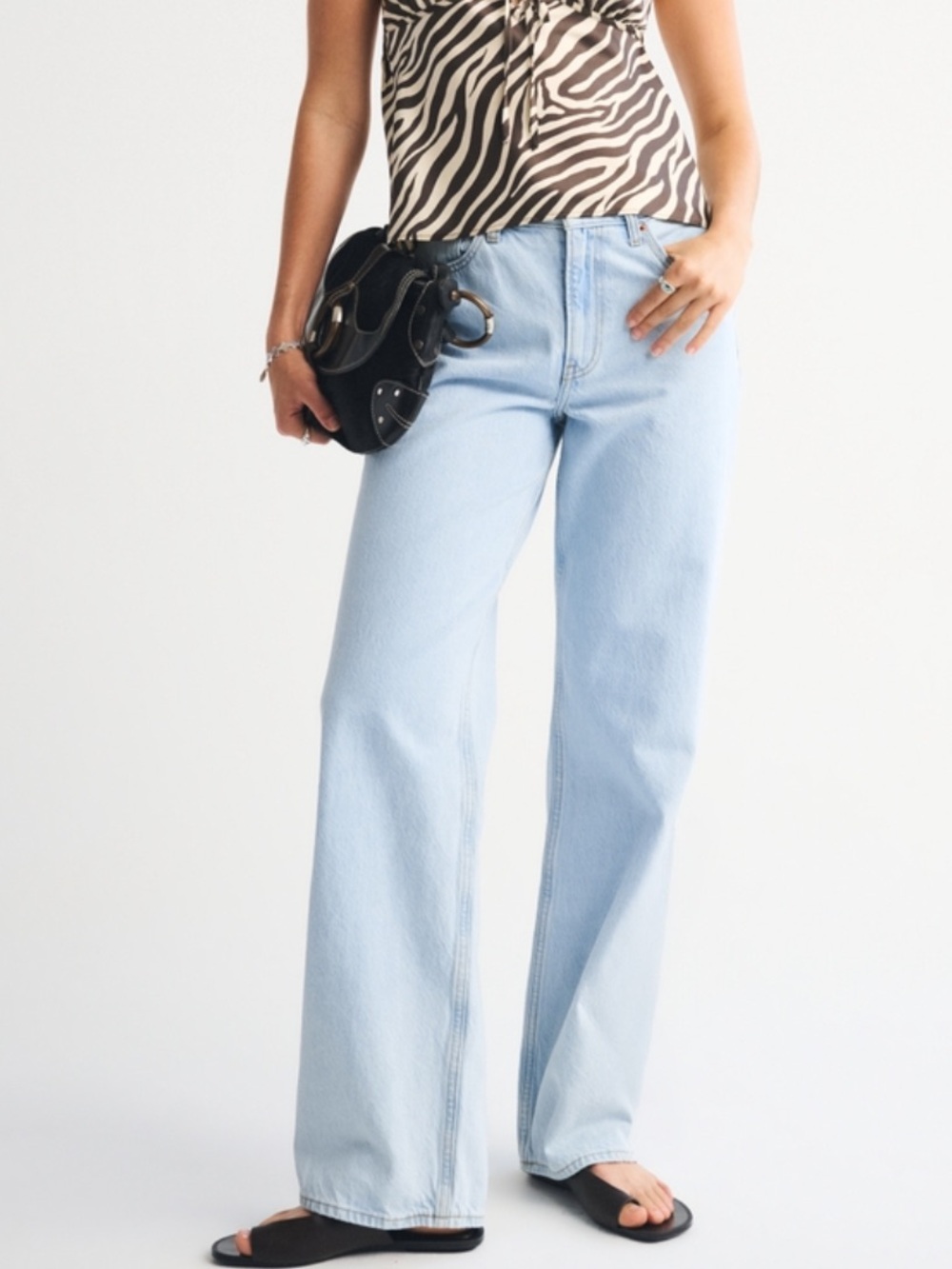 Abercrombie & Fitch Low Rise Loose Jeans